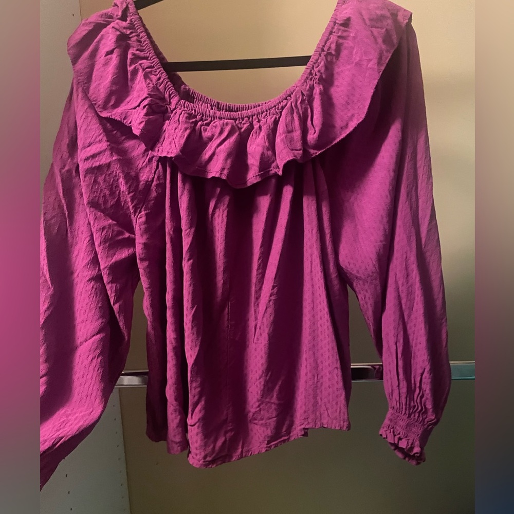 Knox Rose fuchsia top. Can be worn on or off the shoulders.
